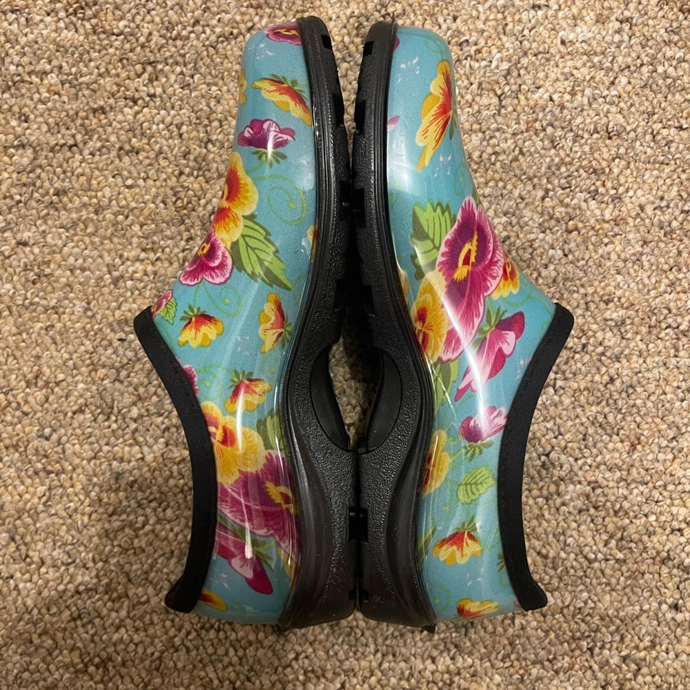 Sloggers Floral Women's Rain Boots - Blue and Multicolor ~ New! - Picture 3 of 11